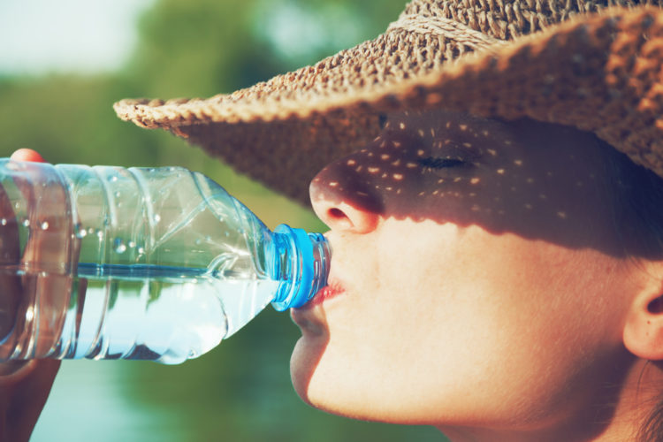 NBL Türkiye - Yaz Aylarında Ne Kadar Su Tüketmeliyiz? Sıcak Havalarda Su Tüketiminin Önemi